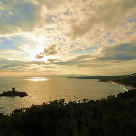 Appt 2 Chambres, 3 Etoiles, Piscine, Wifi, Parking, Clim * Saint-Raphael (Var)